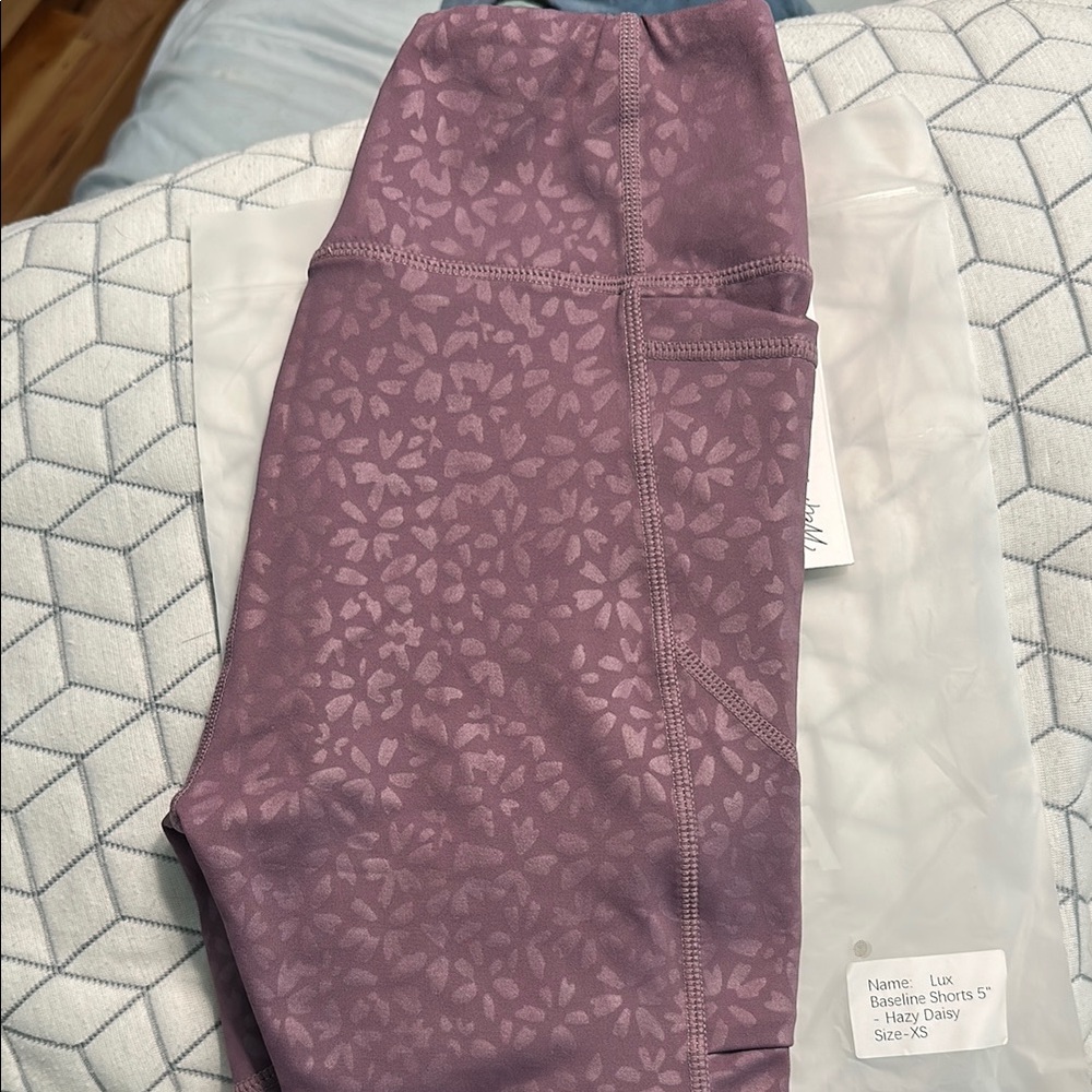 Senita Athletics Patterned Bike shorts with pockets